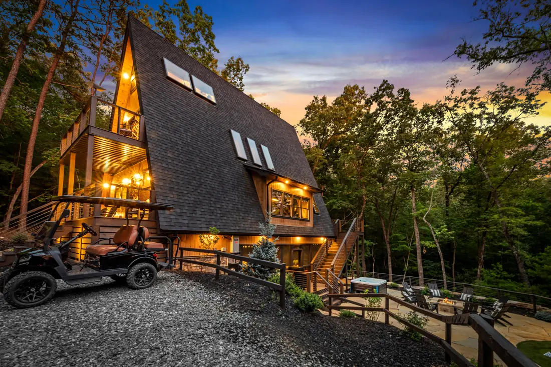Luxe Lodge BR, wellness lodge and A-frame in Blue Ridge, Georgia