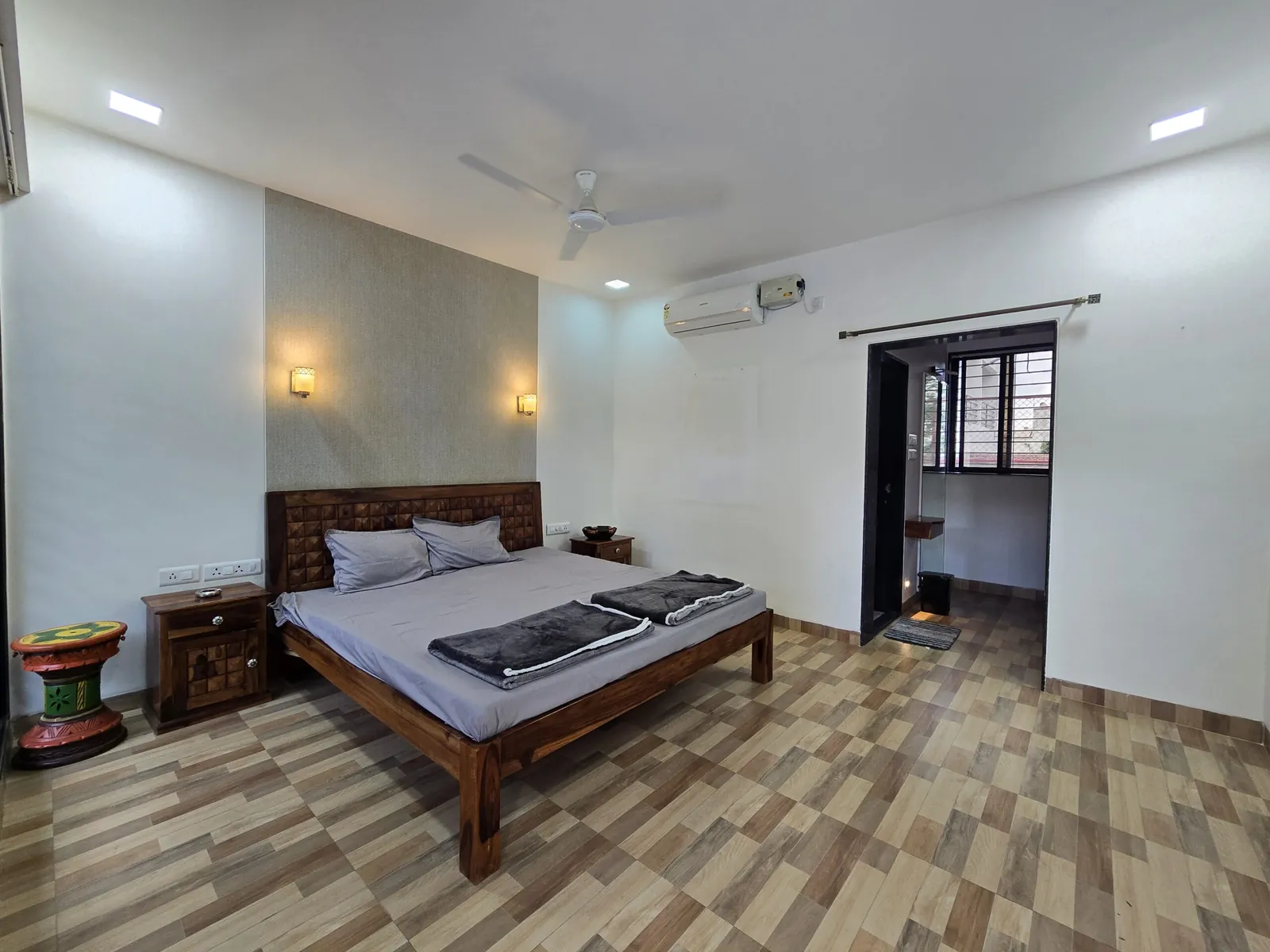 An ensuite bedroom at Gokul Villa